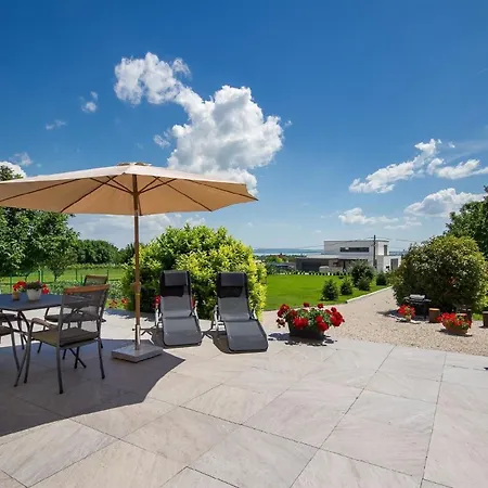Auf Grossem Gartengrundstueck * Cserszegtomaj