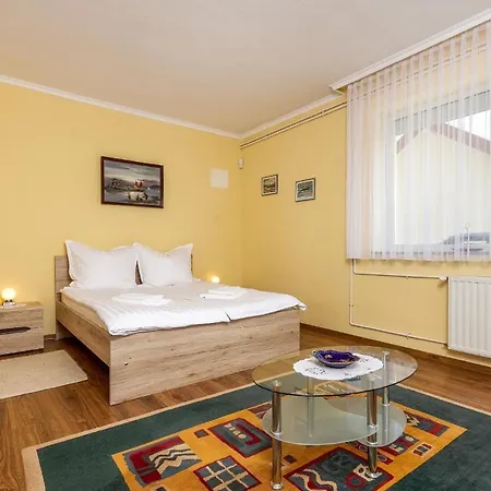 Apartment Auf Grossem Gartengrundstueck Cserszegtomaj