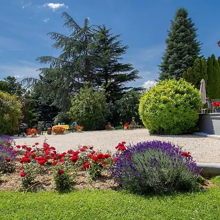 Auf Grossem Gartengrundstueck Cserszegtomaj